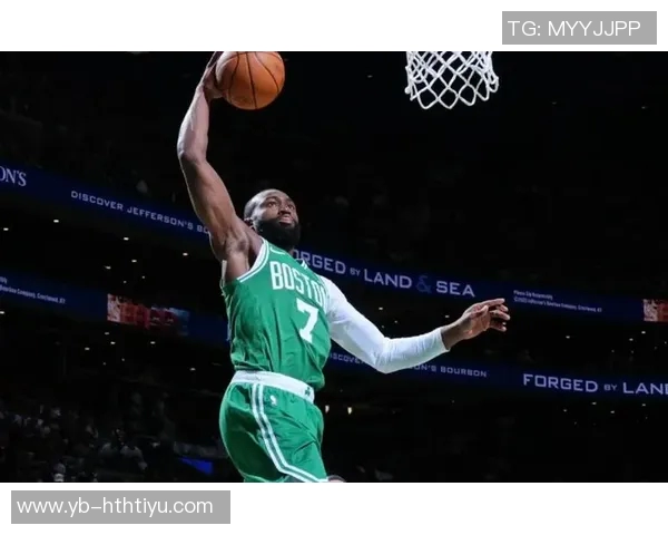 杰伦布朗高效表现三分球火力全开助力球队获胜 杰伦布朗高效表现三分球火力全开助力球队获胜