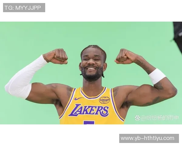 詹姆斯谈球队调整：成功为艾顿提供更多支持与机会